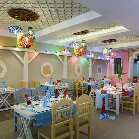 Crown Palace Ultra ホテル