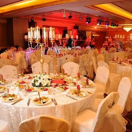 Crown Palace Ultra ホテル 5*