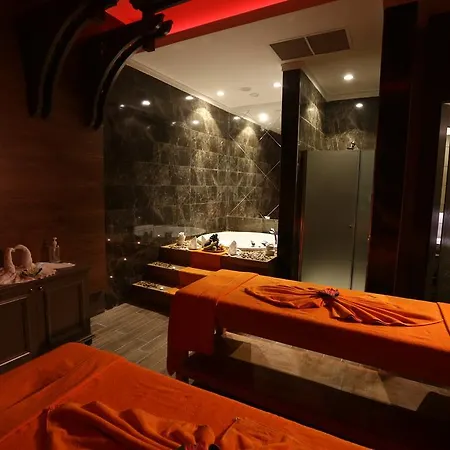Hotel Crown Palace Ultra