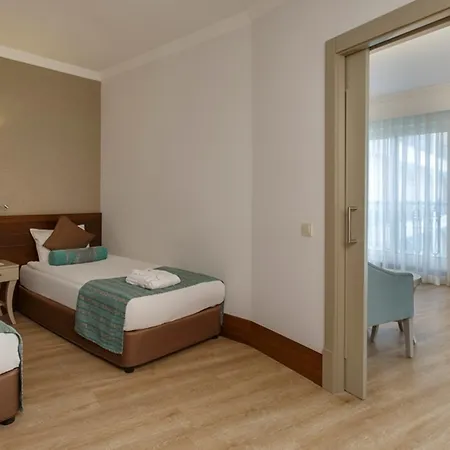 Crown Palace Ultra Hotel 5*