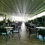 Crown Palace Ultra