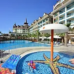 Crown Palace Ultra Отель