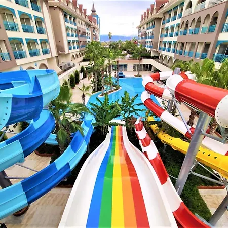 Crown Palace Ultra Hotel Side