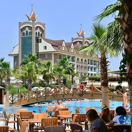 Crown Palace Ultra Side