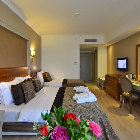 Crown Palace Ultra מלון 5*