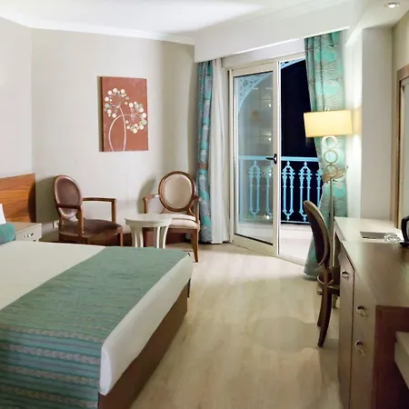 Crown Palace Ultra Hotel Side