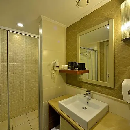 Crown Palace Ultra سيدي