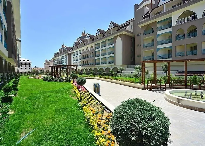 Crown Palace Ultra Szálloda