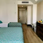 Crown Palace Ultra 5* Side
