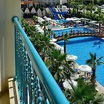 Crown Palace Ultra