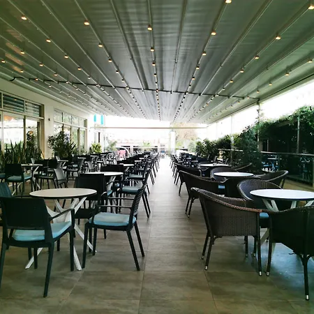 Crown Palace Ultra