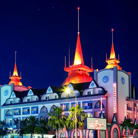 Crown Palace Ultra 5* Σιντέ