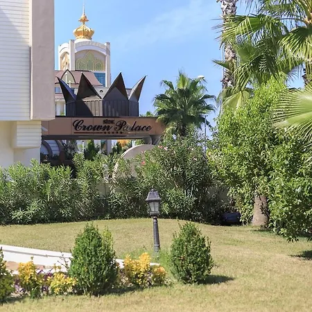 Crown Palace 5* Side
