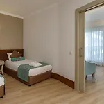 Crown Palace Ultra Szálloda 5*